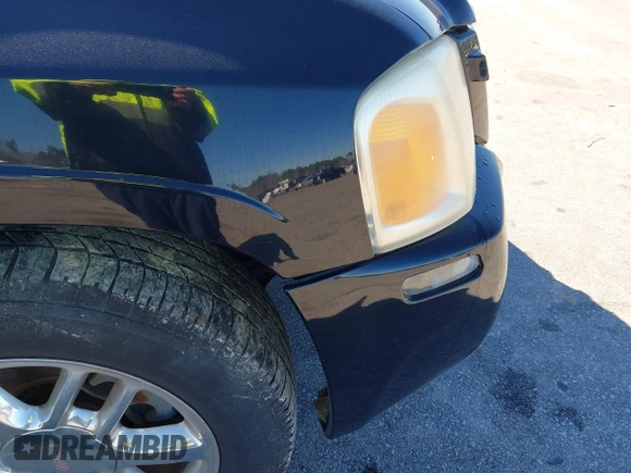 2008 GMC Envoy Denali with VIN 1GKET63M082175769, listed as a IAAI auction lot 41604135 with 136,013 mi miles. Bid and sale history available at carsss.com. Image 13.