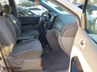 2004 Toyota Sienna LE with VIN 5TDBA23C54S026300, listed as a IAAI auction lot 41935386 with 293,674 mi miles. Bid and sale history available at carsss.com. Image 5.