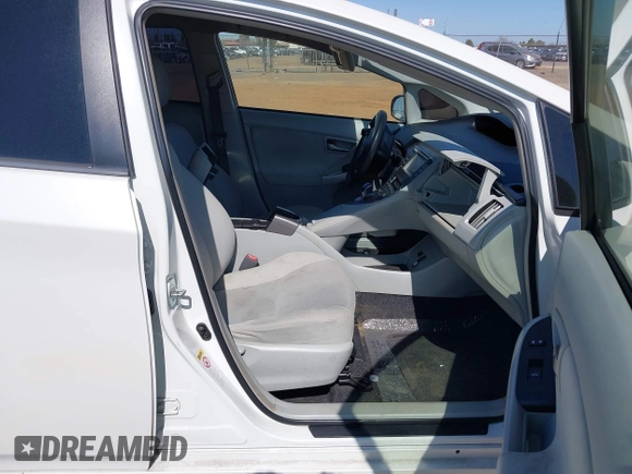 2014 Toyota Prius Four with VIN JTDKN3DU8E1737165, listed as a IAAI auction lot 41781998 with 175,585 mi miles and . Bid and sale history available at carsss.com. Image 5.