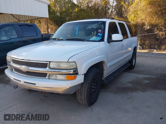 2002 Chevrolet Suburban LS with VIN 3GNFK16Z02G225380, listed as a IAAI auction lot 41324572 with 427,971 mi miles. Bid and sale history available at carsss.com. Image 2.