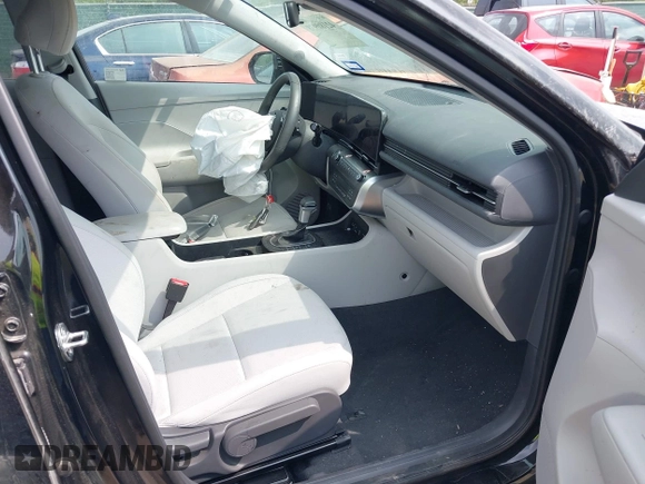 2025 Hyundai Kona SEL with VIN KM8HBCAB3SU204782, listed as a IAAI auction lot 42180938 with 17,920 mi miles and . Bid and sale history available at carsss.com. Image 5.