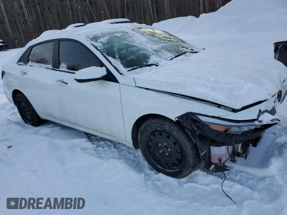 2024 Hyundai Elantra SEL z VIN KMHLM4DG0RU736051, wystawiony jako Copart lot #43045135 z przebiegiem 17 648 mil mil oraz Szkoda całkowita • Salvage title. Historia ofert i sprzedaży dostępna na DreamBid. Obrazek 4.