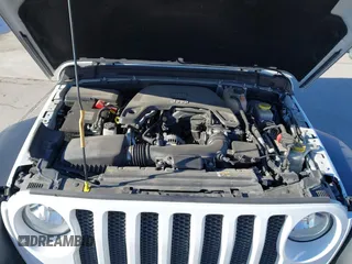 2020 Jeep Wrangler Unlimited Sport S z VIN 1C4HJXDG2LW335973, wystawiony jako IAAI lot #41376136 z przebiegiem 50 623 mil mil oraz . Historia ofert i sprzedaży dostępna na DreamBid. Obrazek 10.