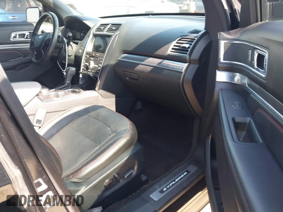 2018 Ford Explorer Sport с VIN 1FM5K8GT3JGC00650, выставлен на аукционе IAAI как лот 42487631 с пробегом 73 787 миль миль и . История ставок и продаж доступна на DreamBid. Изображение 5.