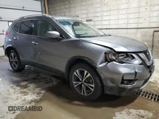2020 Nissan Rogue SV z VIN JN8AT2MV6LW132988, wystawiony jako Copart lot #57816715 z przebiegiem 92 728 mil mil oraz Szkoda całkowita • Salvage title. Historia ofert i sprzedaży dostępna na DreamBid. Obrazek 4.