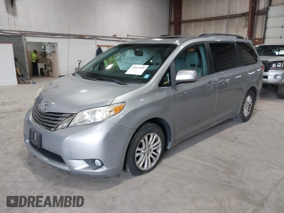 2013 Toyota Sienna XLE AAS with VIN 5TDYK3DC5DS363822, listed as a IAAI auction lot 42019598 with 74,508 mi miles. Bid and sale history available at carsss.com. Image 17.