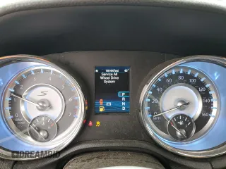 2013 Chrysler 300 S z VIN 2C3CCAGT4DH741560, wystawiony jako Copart lot #78879594 z przebiegiem 161 647 mil mil oraz Szkoda całkowita • Salvage title. Historia ofert i sprzedaży dostępna na DreamBid. Obrazek 9.