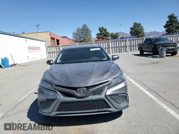 2022 Toyota Camry SE z VIN 4T1G11AK3NU657890, wystawiony jako Copart lot #49311565 z przebiegiem 61 017 mil mil oraz Szkoda całkowita • Salvage title. Historia ofert i sprzedaży dostępna na DreamBid. Obrazek 11.