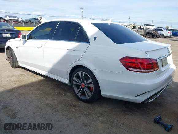 2014 Mercedes-Benz E 350 Sport z VIN WDDHF5KB7EA877606, wystawiony jako IAAI lot #41600100 z przebiegiem 99 682 mil mil oraz . Historia ofert i sprzedaży dostępna na DreamBid. Obrazek 3.