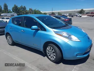 2015 Nissan LEAF S z VIN 1N4AZ0CP1FC333386, wystawiony jako IAAI lot #42344111 z przebiegiem 106 382 mil mil oraz . Historia ofert i sprzedaży dostępna na DreamBid. Obrazek 1.