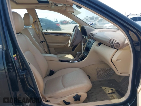 2002 Mercedes-Benz C 230/260/280/320 z VIN WDBRF61J02F196116, wystawiony jako IAAI lot #42250367 z przebiegiem Nie podano mil oraz . Historia ofert i sprzedaży dostępna na DreamBid. Obrazek 5.