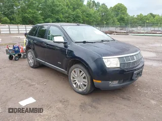 2008 Lincoln MKX z VIN 2LMDU88C88BJ20089, wystawiony jako IAAI lot #42358947 z przebiegiem 264 553 mil mil oraz . Historia ofert i sprzedaży dostępna na DreamBid. Obrazek 1.