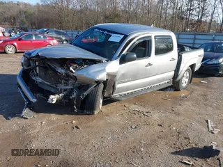2014 Toyota Tacoma with VIN 3TMLU4EN5EM135783, listed as a IAAI auction lot 41520091 with 188,973 mi miles. Bid and sale history available at carsss.com. Image 17.