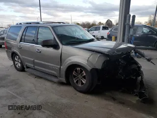 2004 Lincoln Navigator Luxury z VIN 5LMFU28R94LJ38100, wystawiony jako Copart lot #52780145 z przebiegiem 182 913 mil mil oraz Nie do naprawy • Non repairable. Historia ofert i sprzedaży dostępna na DreamBid. Obrazek 4.
