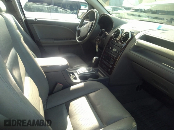 2007 Ford Freestyle SEL with VIN 1FMDK05107GA00011, listed as a IAAI auction lot 39013586 with 110,056 mi miles and . Bid and sale history available at DreamBid. Image 5.