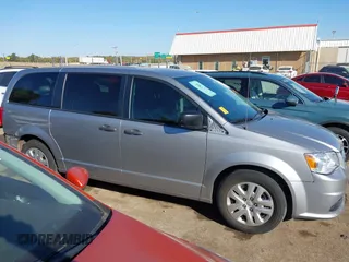 2020 Dodge Grand Caravan SE with VIN 2C4RDGBG9LR198425, listed as a IAAI auction lot 40672143 with 61,473 mi miles and . Bid and sale history available at DreamBid. Image 13.