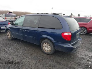 2006 Chrysler Town & Country LWB LX with VIN 2A4GP44R46R800898, listed as a IAAI auction lot 41465720 with 215,423 mi miles. Bid and sale history available at carsss.com. Image 3.