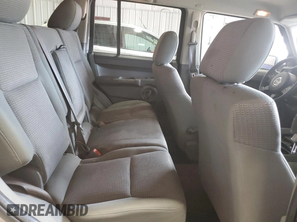 2006 Jeep Commander z VIN 1J8HG48K96C346009, wystawiony jako Copart lot #60691615 z przebiegiem 150 025 mil mil oraz Czysty tytuł • Clean title. Historia ofert i sprzedaży dostępna na DreamBid. Obrazek 11.