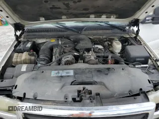 2006 GMC Sierra 3500 DRW SLE1 z VIN 1GTJK33D16F207548, wystawiony jako Copart lot #72369554 z przebiegiem Nie podano mil oraz Szkody całkowita. Historia ofert i sprzedaży dostępna na DreamBid. Obrazek 12.