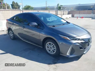 2020 Toyota Prius LE with VIN JTDKARFP5L3140725, listed as a IAAI auction lot 42333964 with 38,129 mi miles and . Bid and sale history available at DreamBid. Image 1.