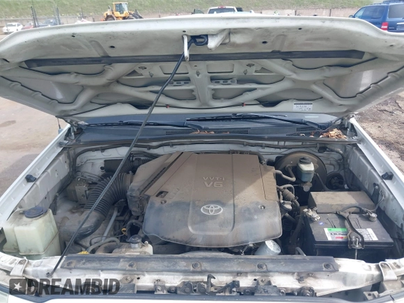 2005 Toyota Tacoma PreRunner with VIN 5TEKU72N55Z069188, listed as a IAAI auction lot 41561796 with 233,474 mi miles. Bid and sale history available at carsss.com. Image 10.