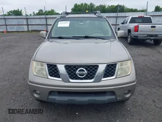 2008 Nissan Frontier SE z VIN 1N6AD07U78C403143, wystawiony jako IAAI lot #42211053 z przebiegiem 369 349 mil mil oraz . Historia ofert i sprzedaży dostępna na DreamBid. Obrazek 12.