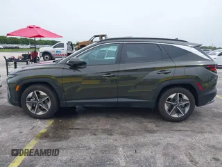 2025 Hyundai Tucson SEL with VIN 5NMJB3DE3SH491981, listed as a IAAI auction lot 42428830 with 17,327 mi miles and . Bid and sale history available at DreamBid. Image 14.