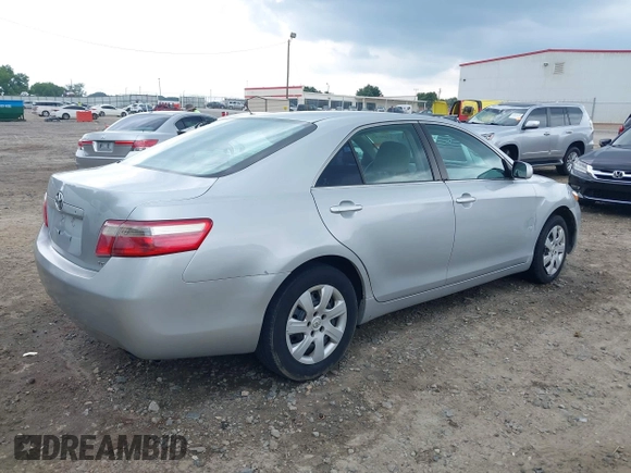 2007 Toyota Camry CE z VIN 4T1BE46K67U138778, wystawiony jako IAAI lot #42400763 z przebiegiem 191 729 mil mil oraz . Historia ofert i sprzedaży dostępna na DreamBid. Obrazek 4.
