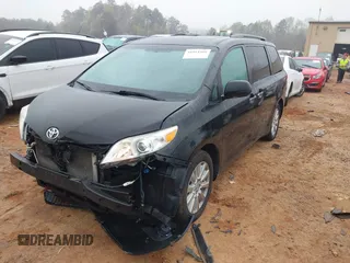 2012 Toyota Sienna XLE with VIN 5TDDK3DC3CS030466, listed as a IAAI auction lot 41914368 with 174,512 mi miles. Bid and sale history available at carsss.com. Image 17.