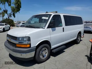 2019 Chevrolet Express Passenger LT z VIN 1GAZGMFG2K1278130, wystawiony jako Copart lot #62776395 z przebiegiem Nie podano mil oraz Czysty tytuł • Clean title. Historia ofert i sprzedaży dostępna na DreamBid. Obrazek 1.