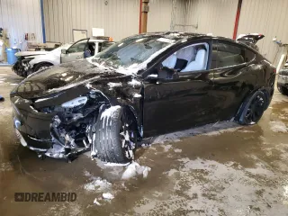 2024 Tesla Model Y Long Range z VIN 7SAYGDEE3RA220161, wystawiony jako Copart lot #45161415 z przebiegiem Nie podano mil oraz Szkoda całkowita • Salvage title. Historia ofert i sprzedaży dostępna na DreamBid. Obrazek 1.