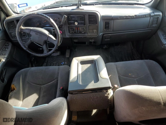2004 GMC Sierra 1500 SLE with VIN 2GTEC19V841212785, listed as a Copart auction lot 88543465 with 358,559 mi miles and Clean Title. Bid and sale history available at carsss.com. Image 8.