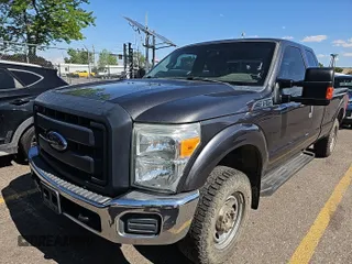 2015 Ford F-250 XLT z VIN 1FT7X2B61FEC57669, wystawiony jako IAAI lot #42430375 z przebiegiem 141 252 mil mil oraz . Historia ofert i sprzedaży dostępna na DreamBid. Obrazek 13.