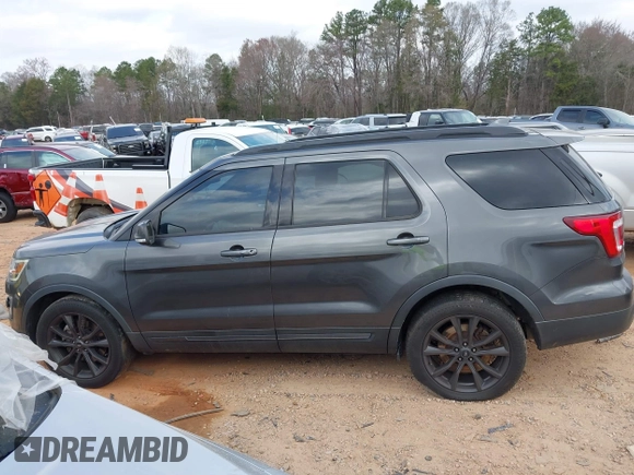 2017 Ford Explorer XLT with VIN 1FM5K7D81HGD48249, listed as a IAAI auction lot 41844312 with 122,507 mi miles and . Bid and sale history available at carsss.com. Image 14.