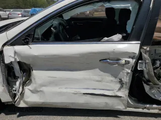 2015 Nissan Altima 2.5 z VIN 1N4AL3AP3FC299165, wystawiony jako Copart lot #53271205 z przebiegiem 191 337 mil mil oraz Szkoda całkowita • Salvage title. Historia ofert i sprzedaży dostępna na DreamBid. Obrazek 7.