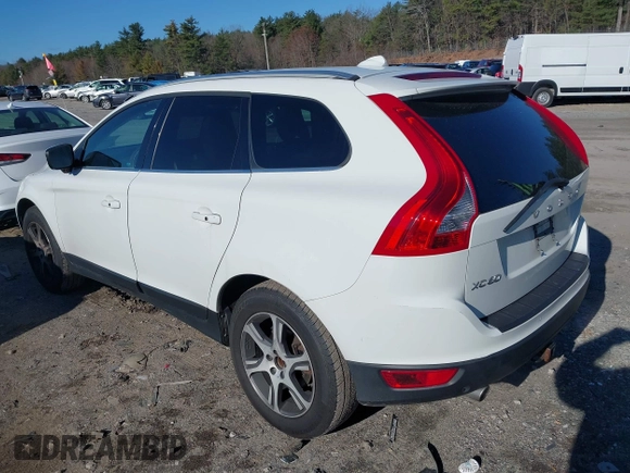 2013 Volvo XC60 T6 with VIN YV4902DZ8D2420737, listed as a IAAI auction lot 41986161 with 165,954 mi miles. Bid and sale history available at carsss.com. Image 3.