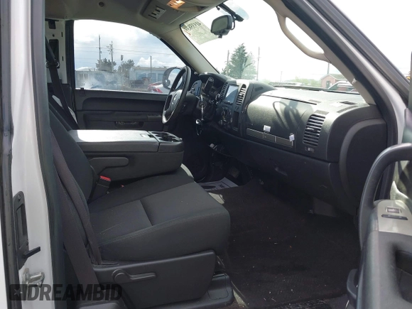 2013 Chevrolet Silverado 1500 LT with VIN 1GCRKSE72DZ375571, listed as a IAAI auction lot 41935839 with 81,696 mi miles and . Bid and sale history available at DreamBid. Image 5.