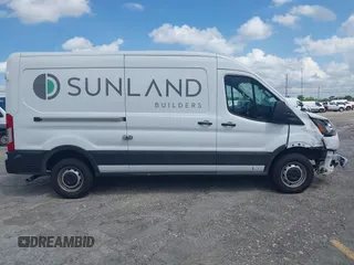 2023 Ford Transit Cargo с VIN 1FTBR1C86PKB70724, выставлен на аукционе IAAI как лот 42234731 с пробегом 30 264 миль миль и . История ставок и продаж доступна на DreamBid. Изображение 14.