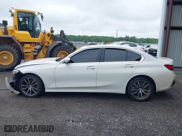2020 BMW 3 Series 330i xDrive z VIN 3MW5R7J00L8B06071, wystawiony jako IAAI lot #42197554 z przebiegiem 96 677 mil mil oraz . Historia ofert i sprzedaży dostępna na DreamBid. Obrazek 14.