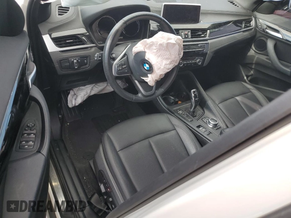 2021 BMW X1 sDrive28i z VIN WBXJG7C01M5T72642, wystawiony jako Copart lot #49304325 z przebiegiem 39 124 mil mil oraz Szkoda całkowita • Salvage title. Historia ofert i sprzedaży dostępna na DreamBid. Obrazek 8.