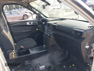 2020 Ford Police Interceptor z VIN 1FM5K8AC1LGC94166, wystawiony jako IAAI lot #42526680 z przebiegiem Nie podano mil oraz . Historia ofert i sprzedaży dostępna na DreamBid. Obrazek 5.