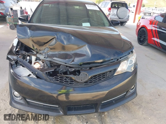 2013 Toyota Camry L with VIN 4T1BF1FK3DU257587, listed as a IAAI auction lot 41975733 with 187,011 mi miles. Bid and sale history available at carsss.com. Image 6.