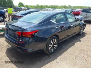 2019 Nissan Altima SV z VIN 1N4BL4DW9KN300931, wystawiony jako IAAI lot #42282164 z przebiegiem 114 986 mil mil oraz . Historia ofert i sprzedaży dostępna na DreamBid. Obrazek 4.