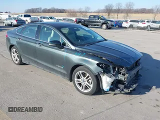2016 Ford Fusion Titanium Hybrid with VIN 3FA6P0RU6GR156622, listed as a IAAI auction lot 41178887 with 92,423 mi miles. Bid and sale history available at carsss.com. Image 1.