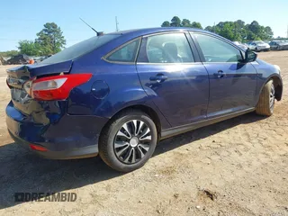 2012 Ford Focus SE with VIN 1FAHP3F27CL156621, listed as a IAAI auction lot 42092635 with 169,366 mi miles. Bid and sale history available at carsss.com. Image 4.