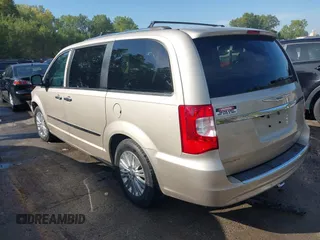 2015 Chrysler Town & Country Limited Platinum with VIN 2C4RC1GGXFR619209, listed as a IAAI auction lot 40366234 with 163,649 mi miles. Bid and sale history available at carsss.com. Image 3.