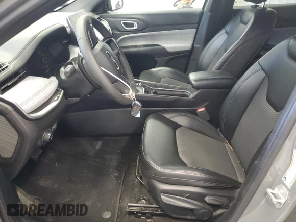 2024 Jeep Compass Latitude с VIN 3C4NJDBN2RT597431, выставлен на аукционе Copart как лот 65792995 с пробегом 26 976 миль миль и Чистый • Clean title. История ставок и продаж доступна на DreamBid. Изображение 7.