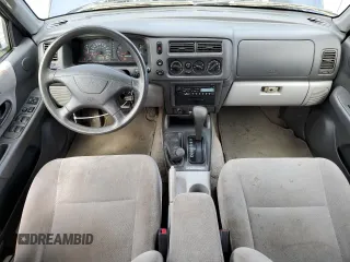 2001 Mitsubishi Montero ES z VIN JA4MT21H51P049111, wystawiony jako Copart lot #58094375 z przebiegiem 224 961 mil mil oraz Tytuł czysty. Historia ofert i sprzedaży dostępna na DreamBid. Obrazek 8.