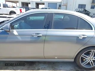 2018 Mercedes-Benz E-Class E 300 with VIN WDDZF4JB1JA365754, listed as a IAAI auction lot 41992681 with 88,203 mi miles. Bid and sale history available at carsss.com. Image 14.