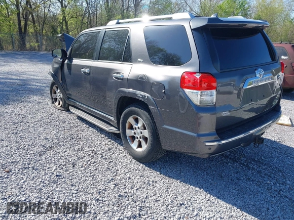 2013 Toyota 4Runner SR5 z VIN JTEZU5JR8D5053197, wystawiony jako IAAI lot #41973107 z przebiegiem 217 750 mil mil oraz . Historia ofert i sprzedaży dostępna na DreamBid. Obrazek 3.